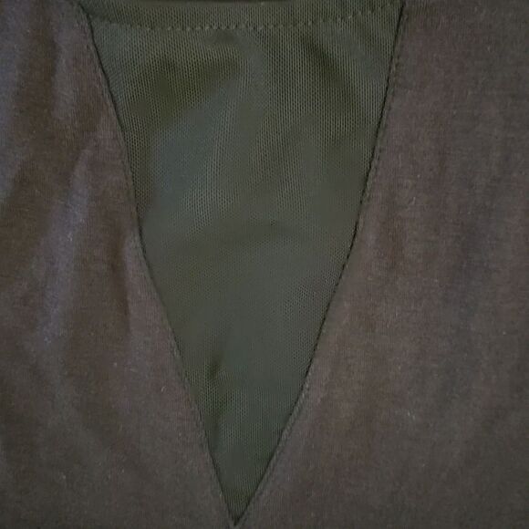 NWT HALOGEN FLOWY TANK W/V-SHAPED MESH ON THE CHEST SZ.L - Picture 3 of 4